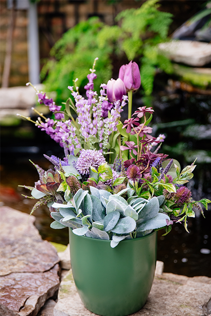 < a href="https://www.gethsemanegardens.com/?page_id=154#custom-arrangements">Faux Floral Arrangements:  Gorgeous, everlasting silk flower arrangements–made just how you like it. 